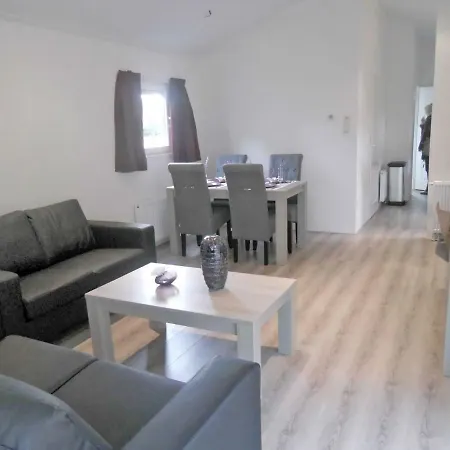 Holiday Droompark Buitenhuizen.64 度假居 *
